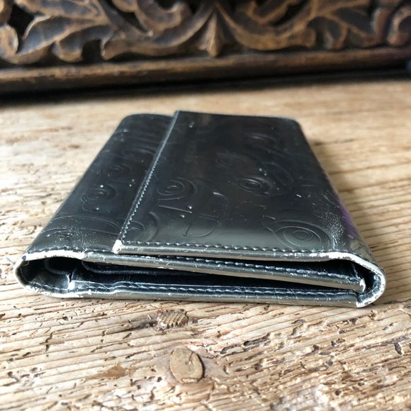 Braccialini Metallic Silver Embossed Cars Leather Trifold Checkbook Wallet - Picture 15 of 16